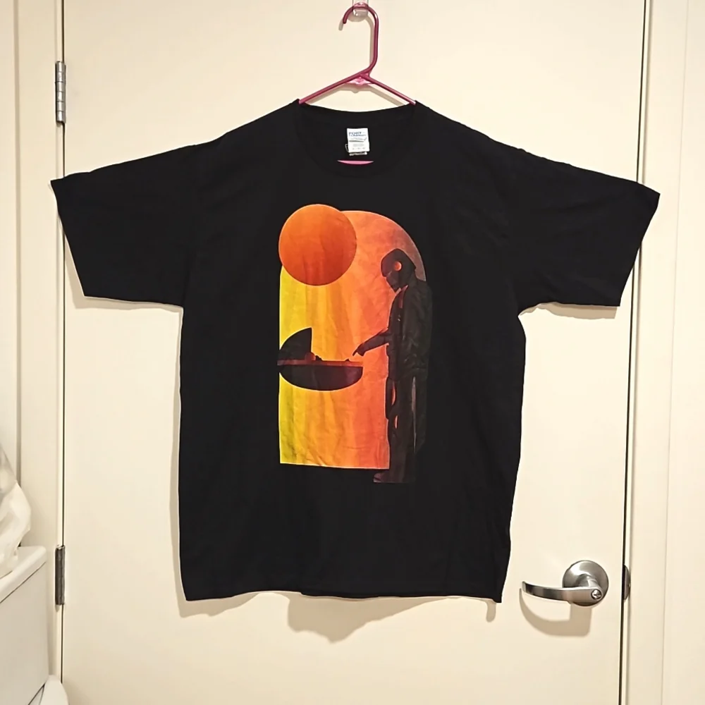 Star Wars Disney Lucasfilm The Mandalorian black short sleeve tee XL Unisex EUC - Picture 2 of 5